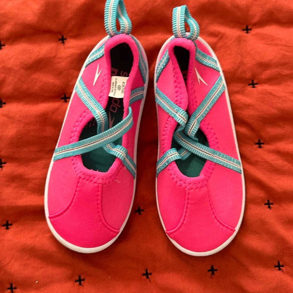 Speedo water shoes